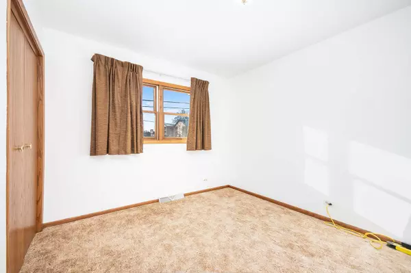 5140 158th ST, Oak Forest, IL 60452