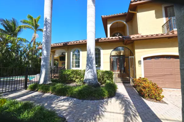 4900 Ocean Blvd, Sarasota, FL 34242-1641