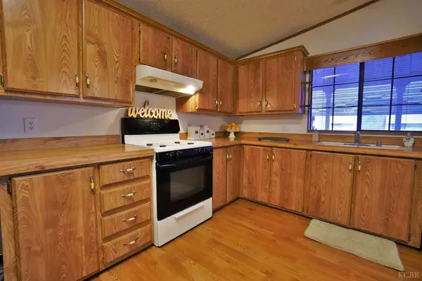 2459 N Oaks Street N, Tulare, CA 93274