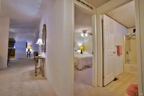 2459 N Oaks Street N, Tulare, CA 93274