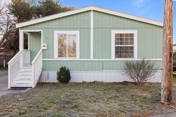 32 Nuclear Lane #32, Richland, WA 99354