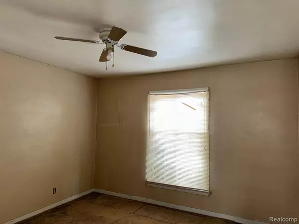 2415 W DAYTON Street, Flint, MI 48504