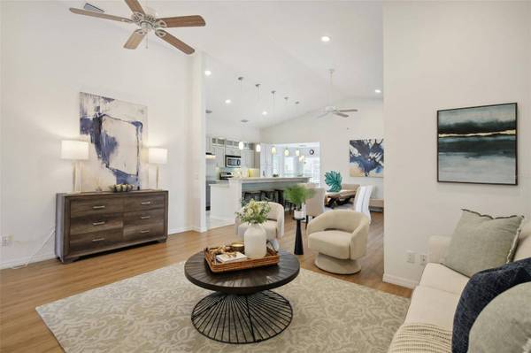 5296 WHITE SAND CIR NE, St Petersburg, FL 33703