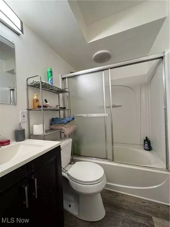 690-692 Hogue AVE, Akron, OH 44310