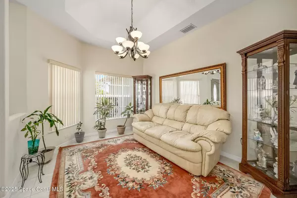 975 Walden BLVD SE, Palm Bay, FL 32909