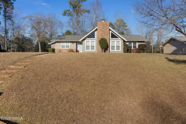 419 Lake Front Drive, Warner Robins, GA 31088