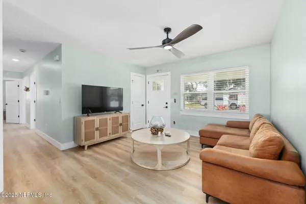 1137 SEBAGO AVE N, Atlantic Beach, FL 32233