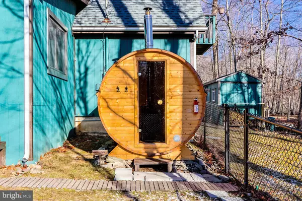 109 OWL TRL, East Stroudsburg, PA 18302