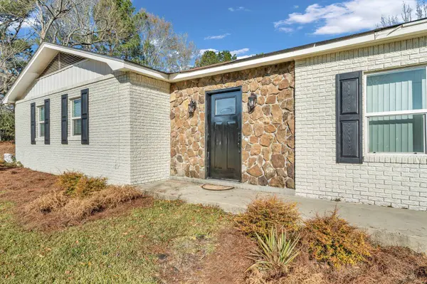 19 Co Rd 239, Laurel, MS 39443