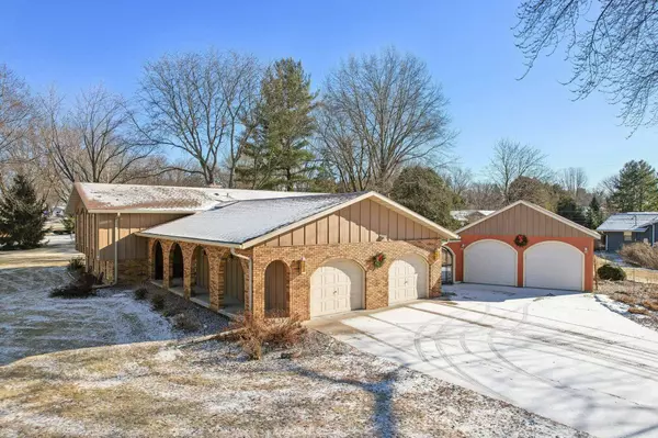 6628 S Oak Lane, Windsor, WI 53598