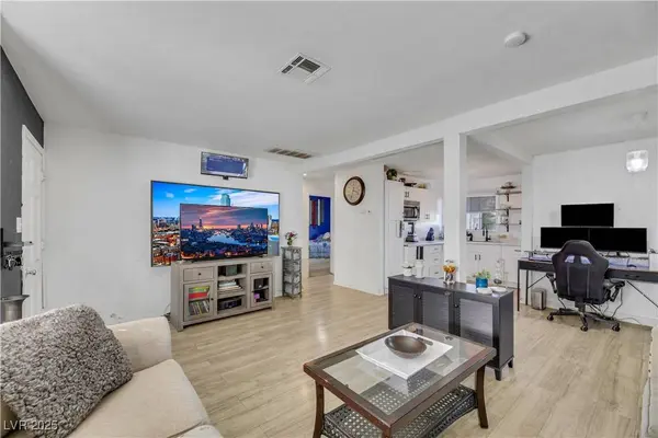 1405 E Bridger Avenue, Las Vegas, NV 89101