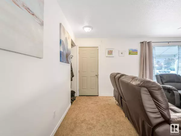 5318 52 AV, Wetaskiwin, AB T9A 0X7