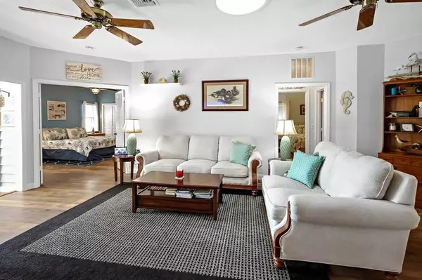 401 Tamarind PL, Vero Beach, FL 32962