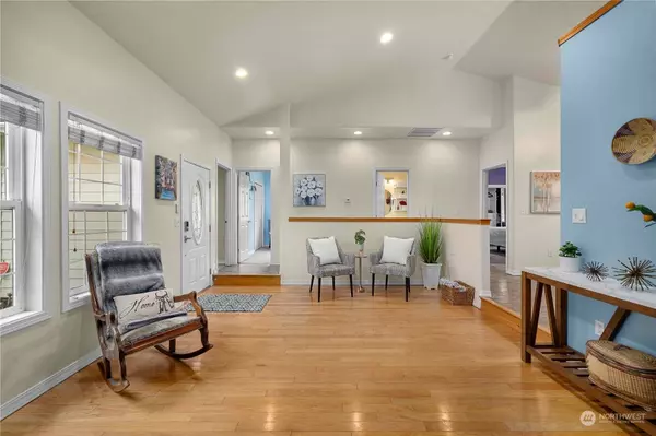 19502 6th Street Ct E, Lake Tapps, WA 98391