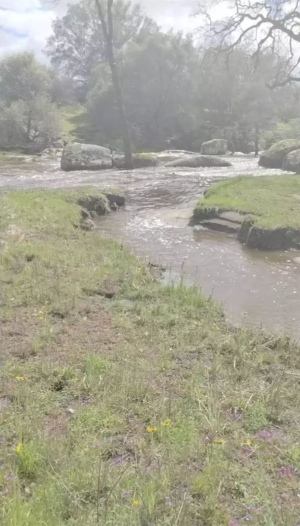 22814 Auberry RD, Clovis, CA 93619