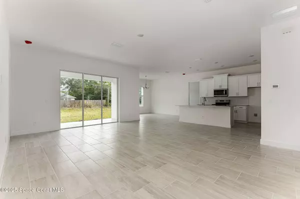 557 Castana AVE SE #09, Palm Bay, FL 32909