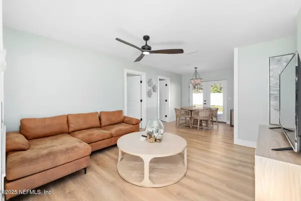 1137 SEBAGO AVE N, Atlantic Beach, FL 32233