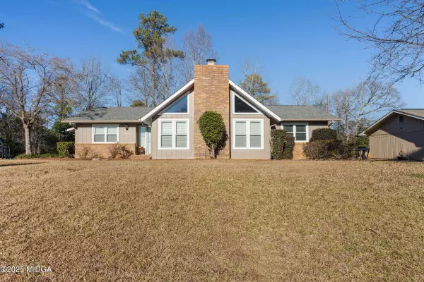 419 Lake Front Drive, Warner Robins, GA 31088