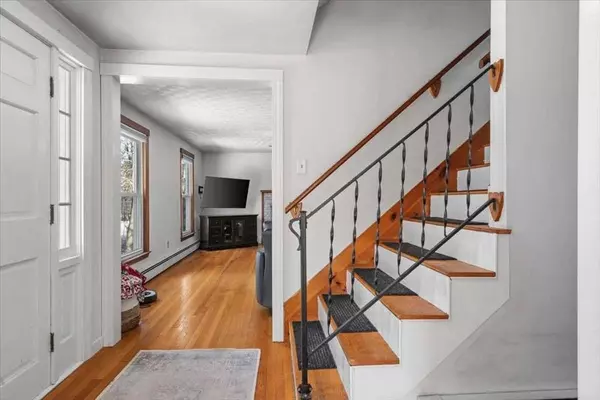 1 Olde Parish Ln, Sterling, MA 01564