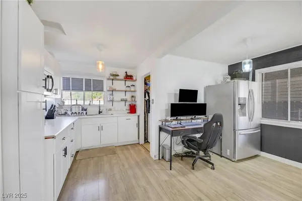 1405 E Bridger Avenue, Las Vegas, NV 89101