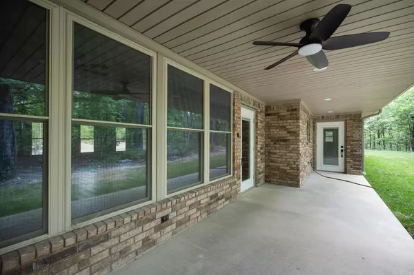 91 Red Oak, Mena, AR 71953