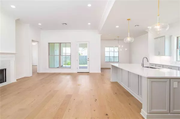 5992 STONEGATE DR, Alexandria, LA 71303