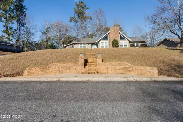 419 Lake Front Drive, Warner Robins, GA 31088