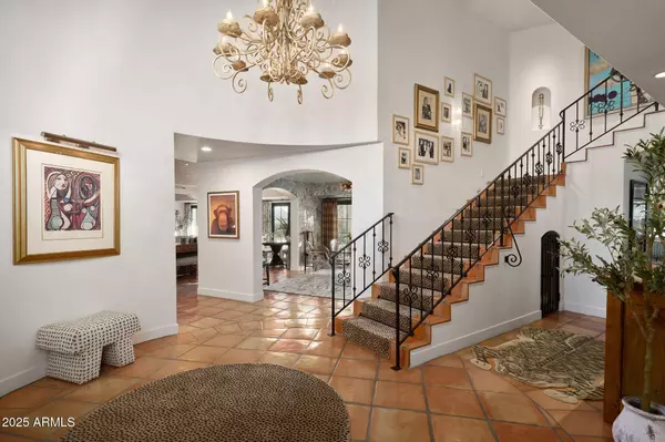 7348 N RED LEDGE Drive, Paradise Valley, AZ 85253