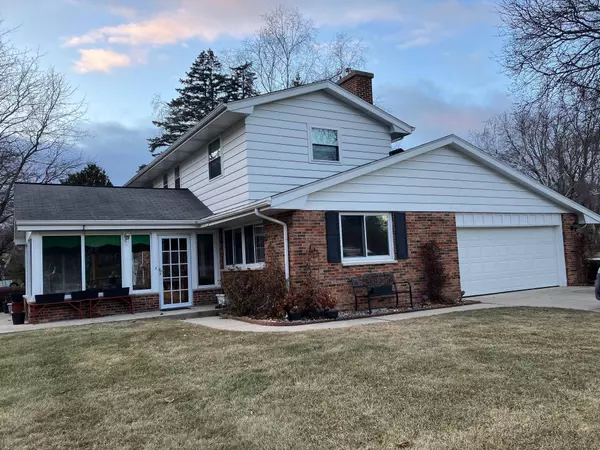 8111 W Sunnyvale Rd, Mequon, WI 53097