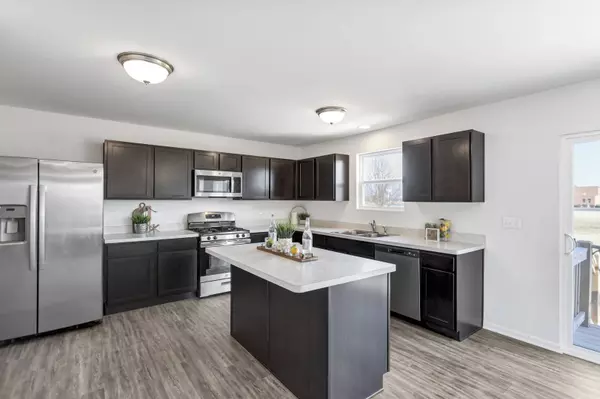 916 Sharp DR, Plano, IL 60545