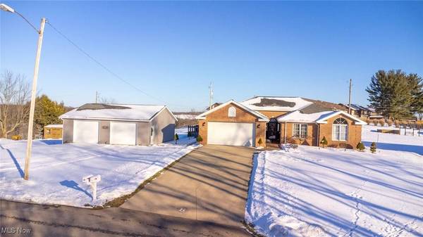 104 Broadview DR, Cadiz, OH 43907