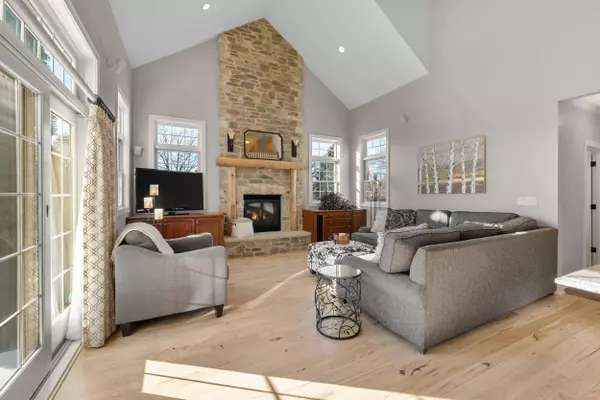 N74W24595 Stonewood, Sussex, WI 53089