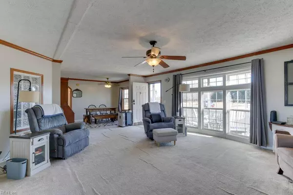 9182 Doles RD, Ivor, VA 23866