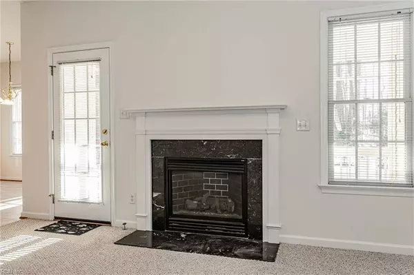 3712 Mulberry LN, Williamsburg, VA 23188