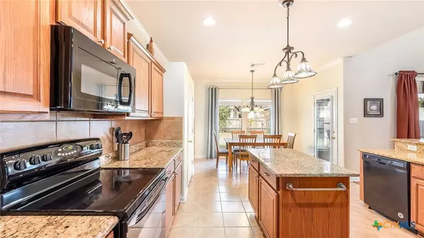 9231 Larsons LN, Helotes, TX 78023