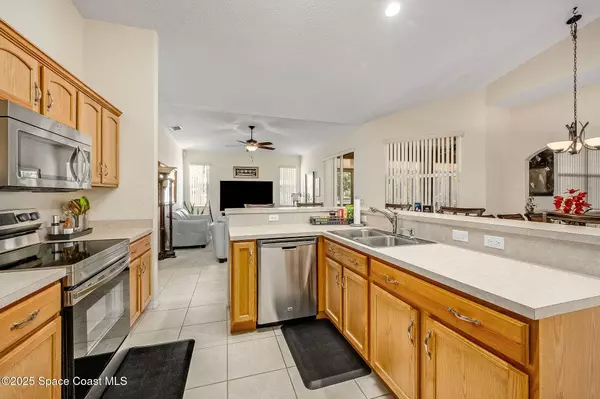 975 Walden BLVD SE, Palm Bay, FL 32909