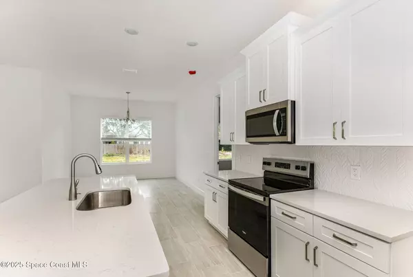 557 Castana AVE SE #09, Palm Bay, FL 32909