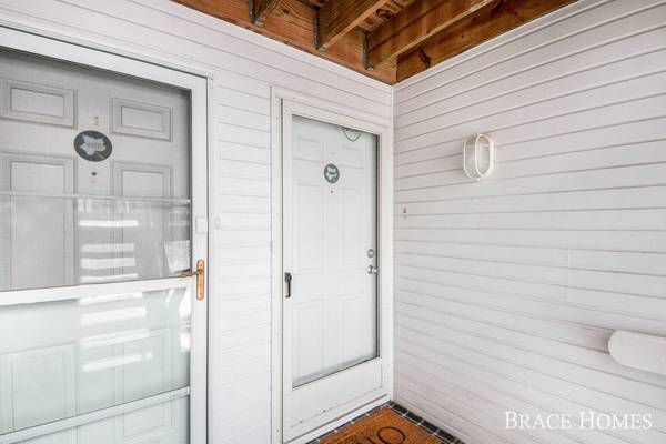 3362 Pine Meadow SE Drive #202, Grand Rapids, MI 49512