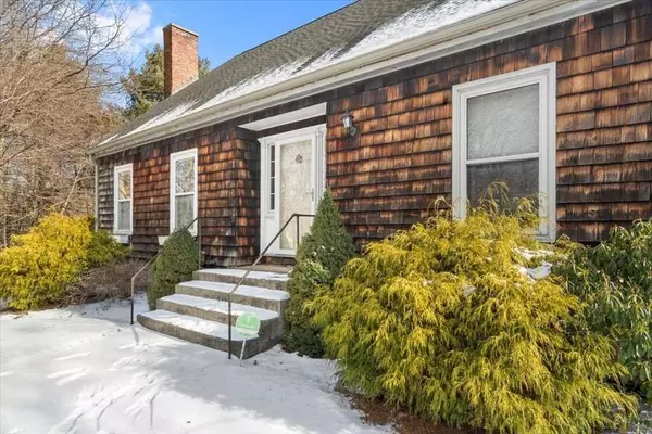 1 Olde Parish Ln, Sterling, MA 01564