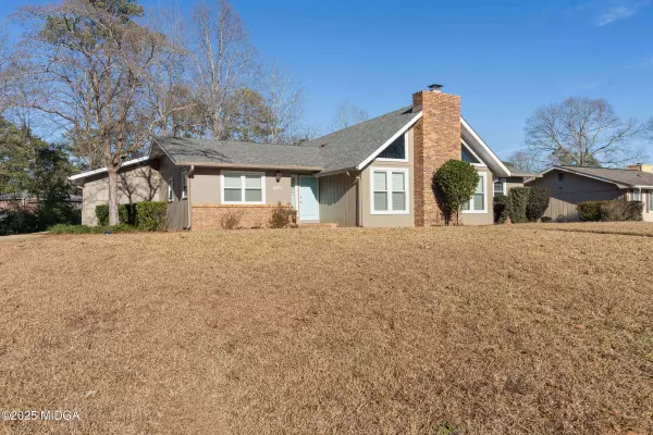 419 Lake Front Drive, Warner Robins, GA 31088