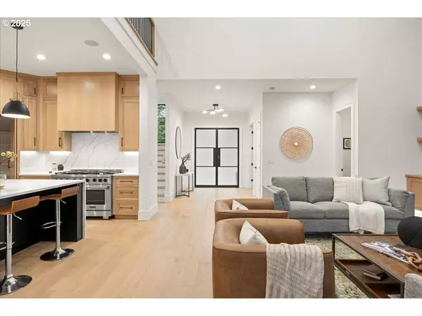 18850 REAO CT, Lake Oswego, OR 97035