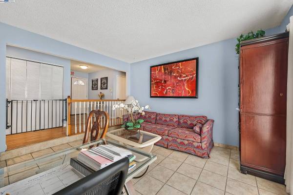 1 Kingswood Dr., Pittsburg, CA 94565