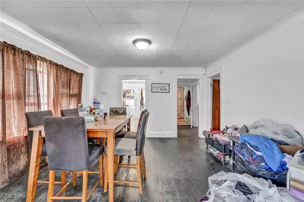 606-608 E Broad ST, Elyria, OH 44035