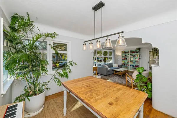 3106 Balfour Ave, Victoria, BC V9A 1S1