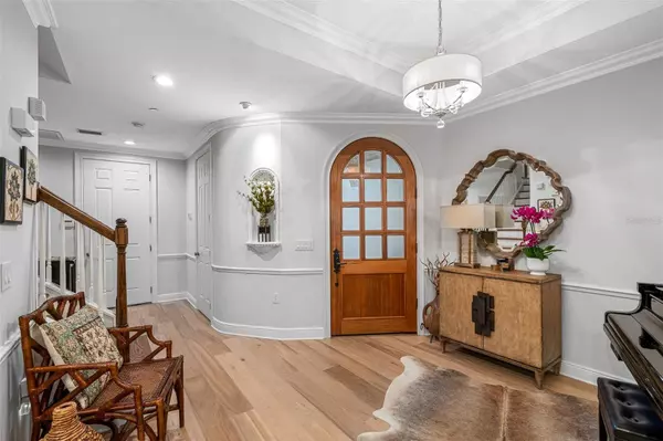 3833 W AZEELE ST, Tampa, FL 33609