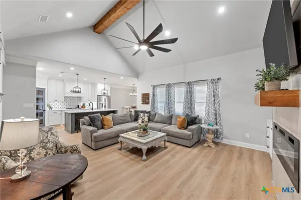 1408 Jane LN, West, TX 76691