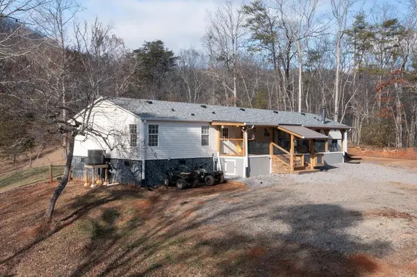 65 Alpaca Lane, Murphy, NC 28906