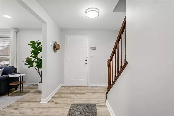 110 Countryview Dr, Robinson Twp - Nwa, PA 15136