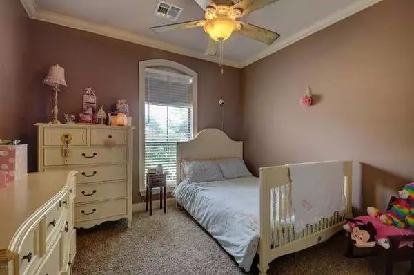 104 MAPLE GROVE LN, Youngsville, LA 70592