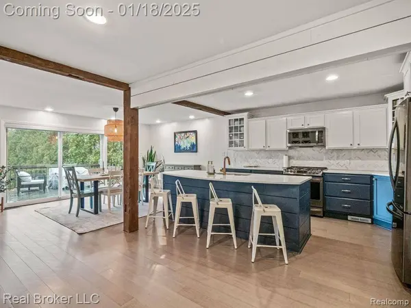 659 HILLWOOD, White Lake, MI 48383